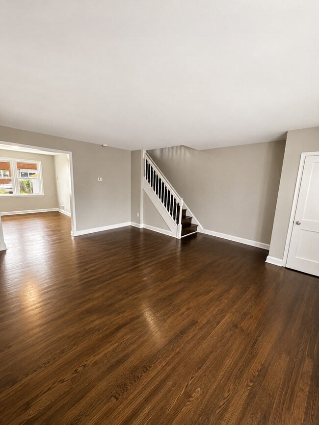 Foto del edificio - Spacious Dundalk Home with Finished Basement & Fireplace