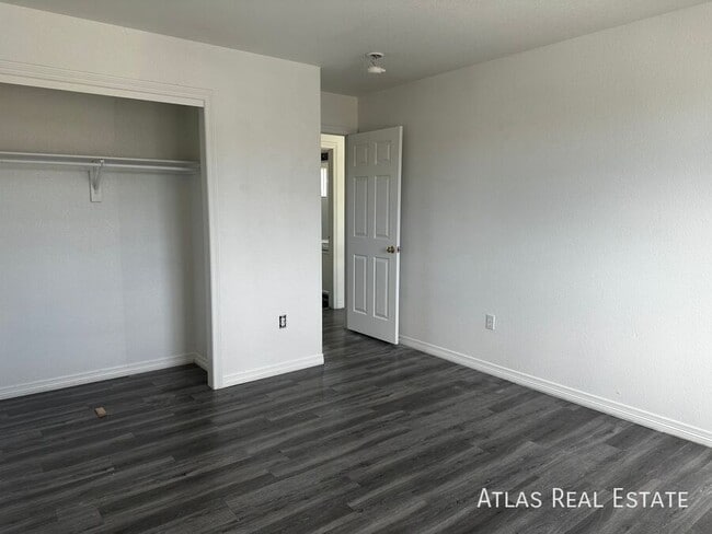 Building Photo - 10789 Vista Rd