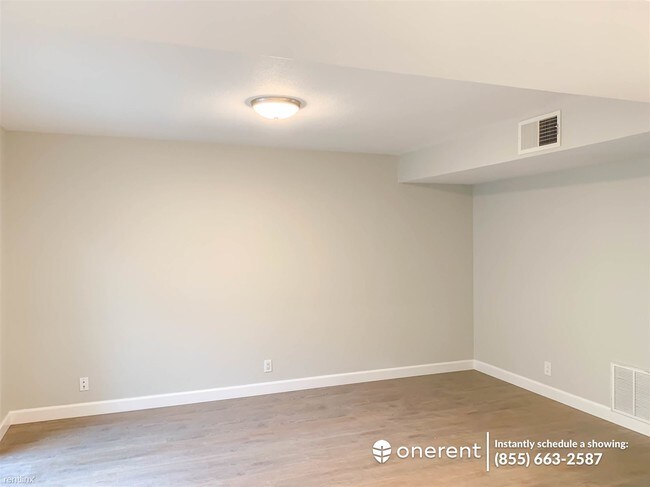 Foto del edificio - 962 Lakeshire Ct