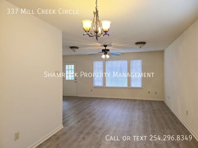 Foto del edificio - 3/2 Duplex in Midway ISD!