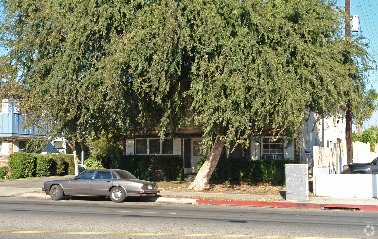 Building Photo - 5624 Whitsett Ave