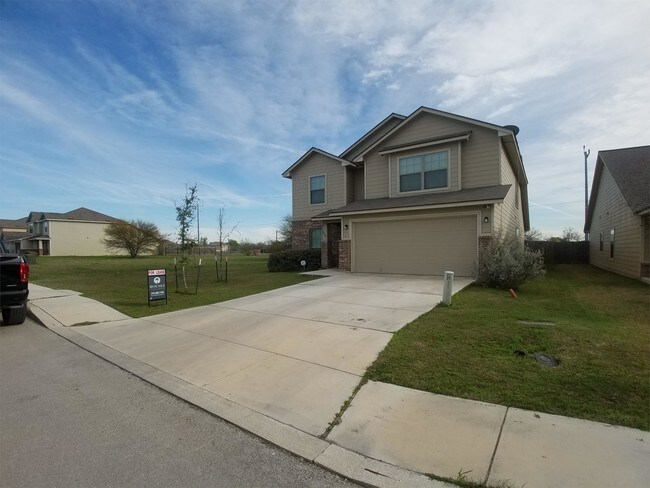 Building Photo - 5822 Cielo Ranch