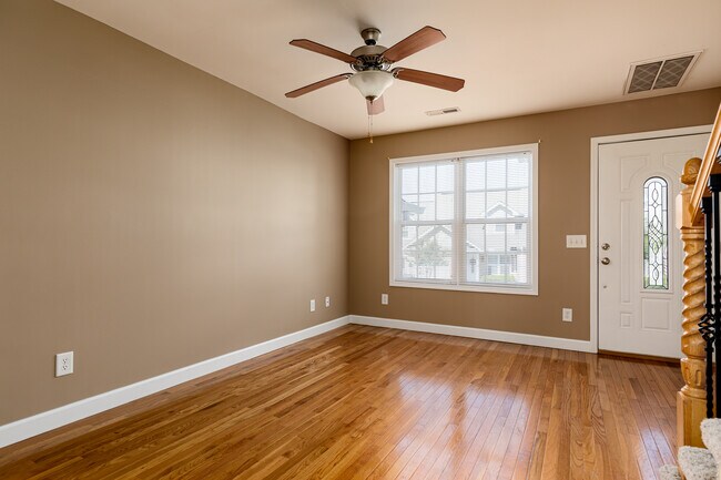 Foto del edificio - 202 Clover Court