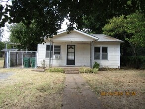 Building Photo - 311 E Nevada St