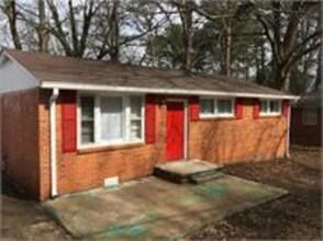 Building Photo - 324 Macedonia Rd SE