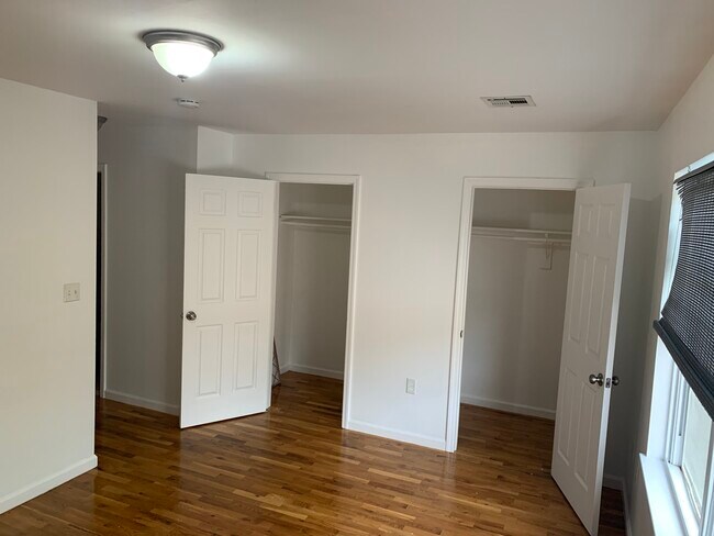 Master bedroom - 207 Magnolia Ave