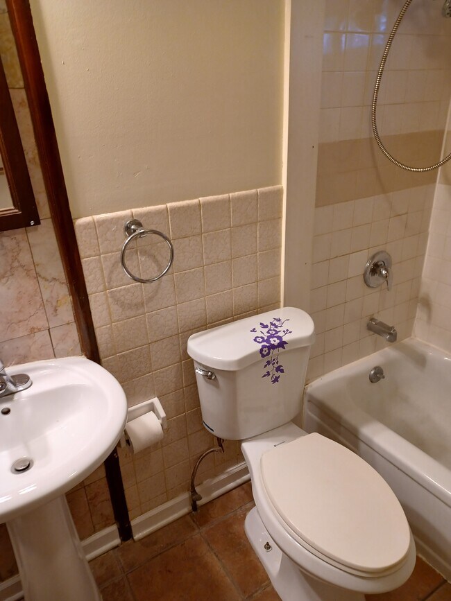 bath - 356 Amherst St