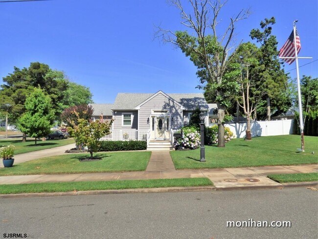 Building Photo - 613 Sunny Ave