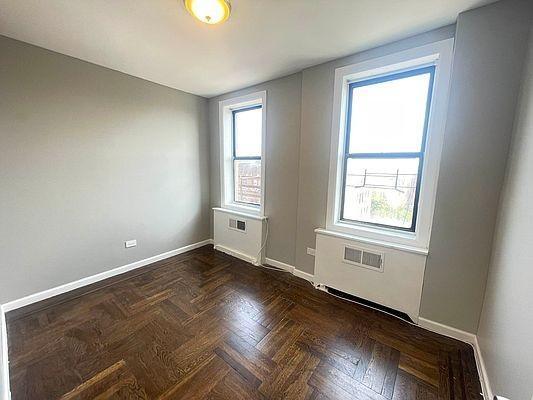 Foto principal - 2 bedroom in Bronx NY 10468