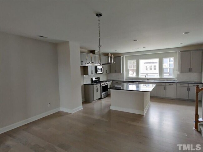 Building Photo - 829 Amley Pl