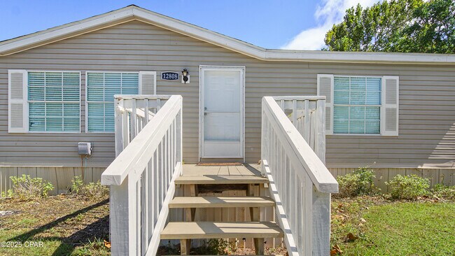 Foto del edificio - 12808 Clear Creek Rd