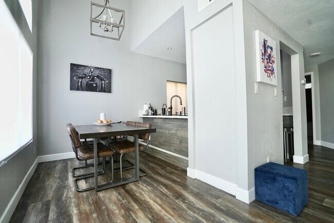 Building Photo - 7632 Topanga Canyon Blvd