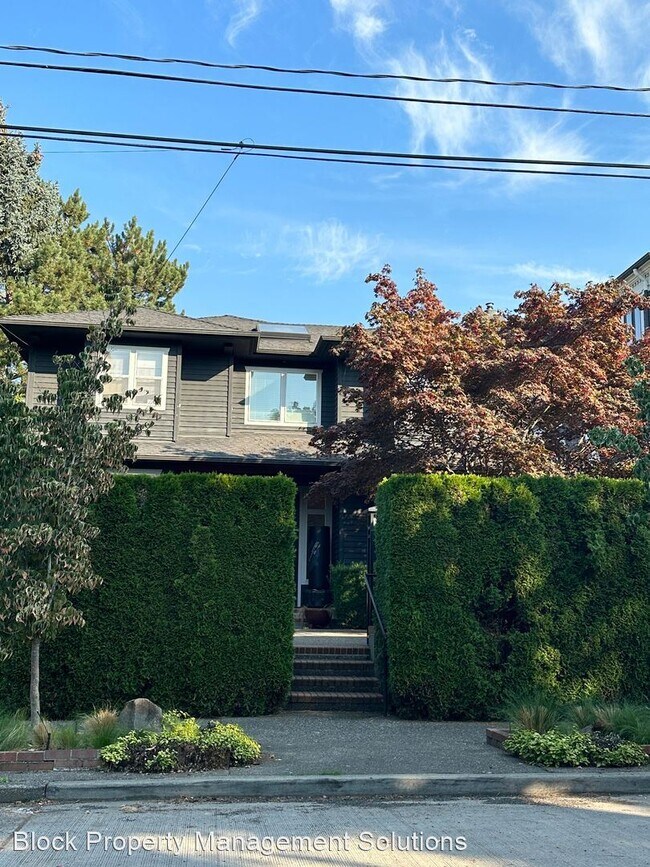 Foto del edificio - 3 br, 2.5 bath House - 2338 42nd Ave E