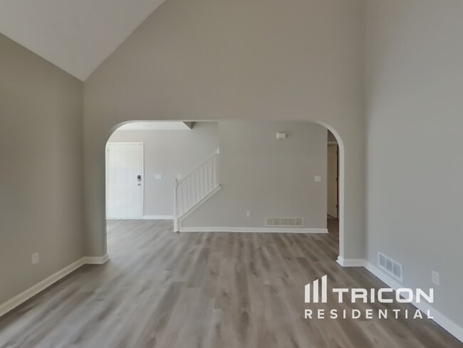 Building Photo - 2144 Shadygrove Walk