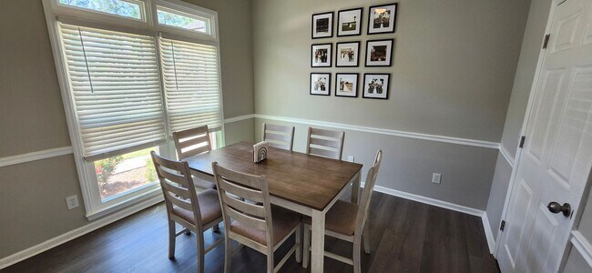 Foto del edificio - 4 bedroom home in North Columbus