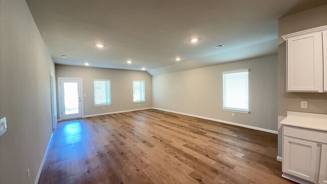 Foto del edificio - Start your year off right in this beautiful 4bed/2bath new construction home!