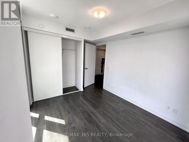 Building Photo - 125 Redpath Ave