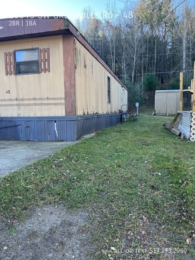 Primary Photo - 2 bed 1 bath Mobile Home *Handy Man Special*