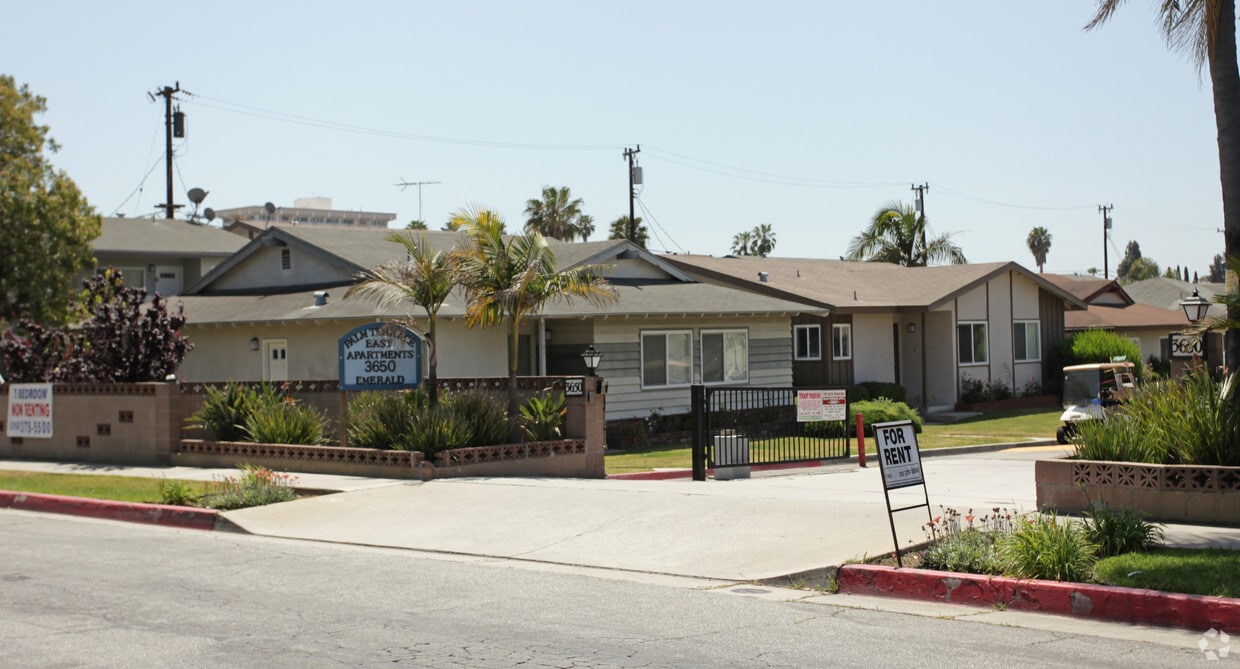 Primary Photo - Palm Terrace East