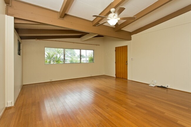 Building Photo - AVAILABLE NOW...Single Family Home in Kailua 4 bedroom 3 bath