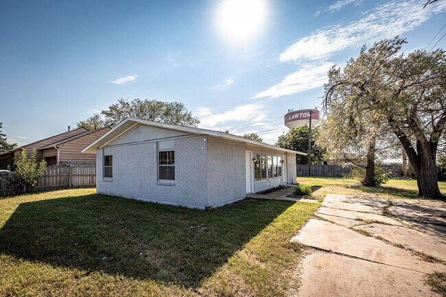 Foto del edificio - 2814 NW 34th St