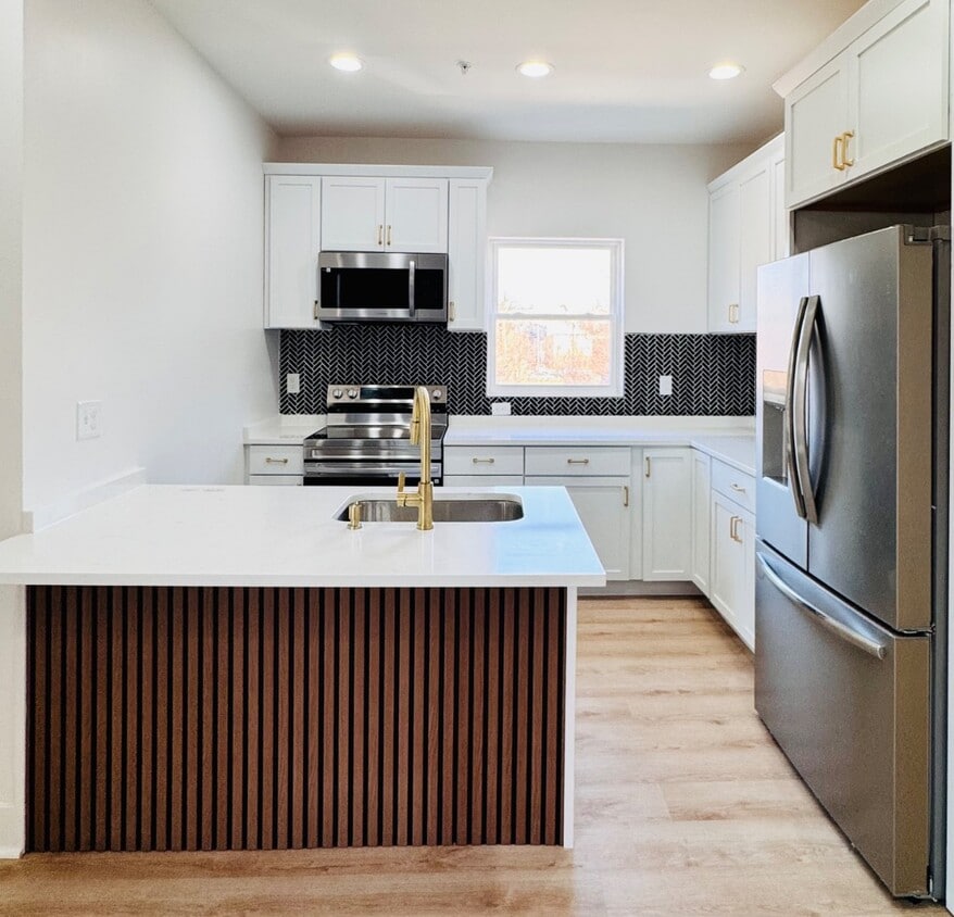 Photo - 3320 Elm Ave - B