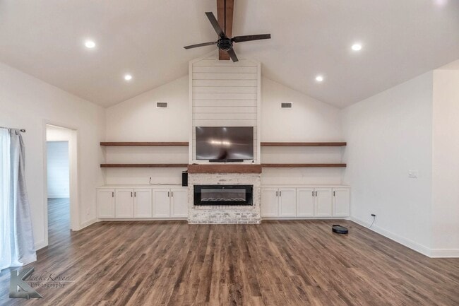 Building Photo - 3/2/2 Wylie ISD, new and open and beautiful!