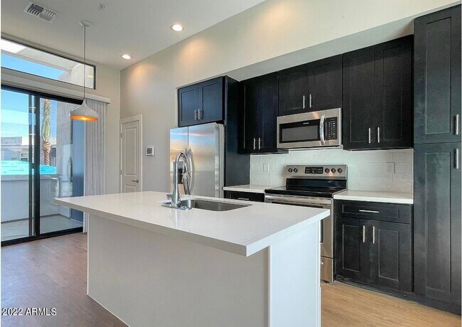 Foto del edificio - 6060 E Baseline Rd