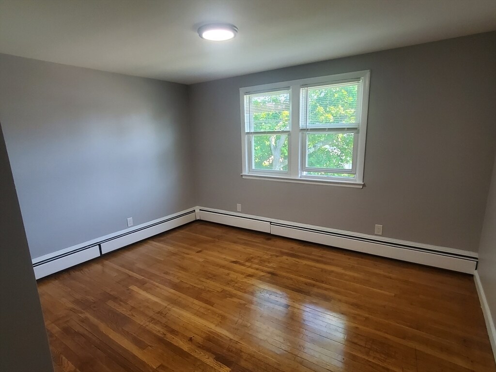 Primary Photo - 433 Sea St