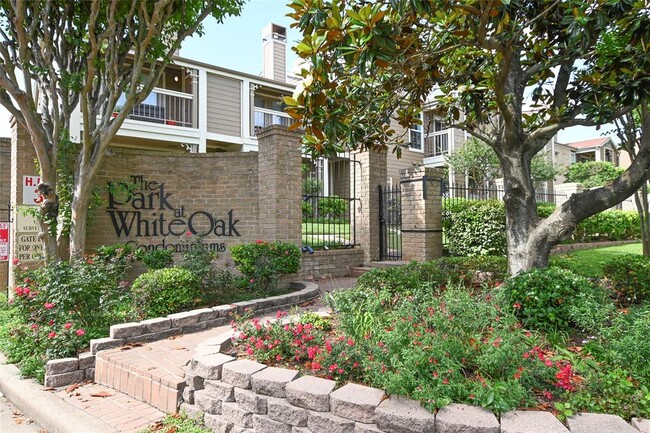Building Photo - 1860 White Oak Dr