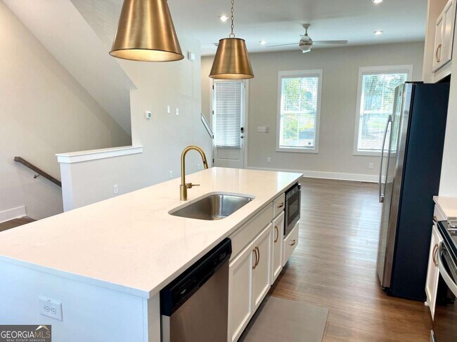 Foto del edificio - 1290 Zephyr Blvd SE