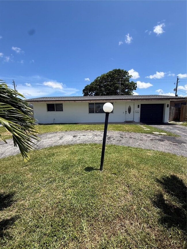 Foto del edificio - 8720 NW 11th St