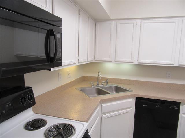 Building Photo - 15151 Berry Trail