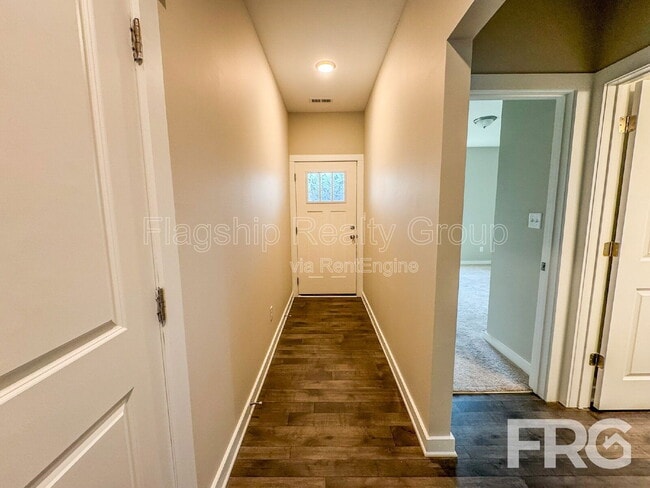 Building Photo - 1400 S Taylor St