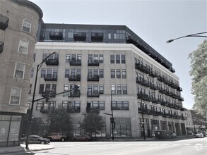 Building Photo - 1645 W Ogden Ave