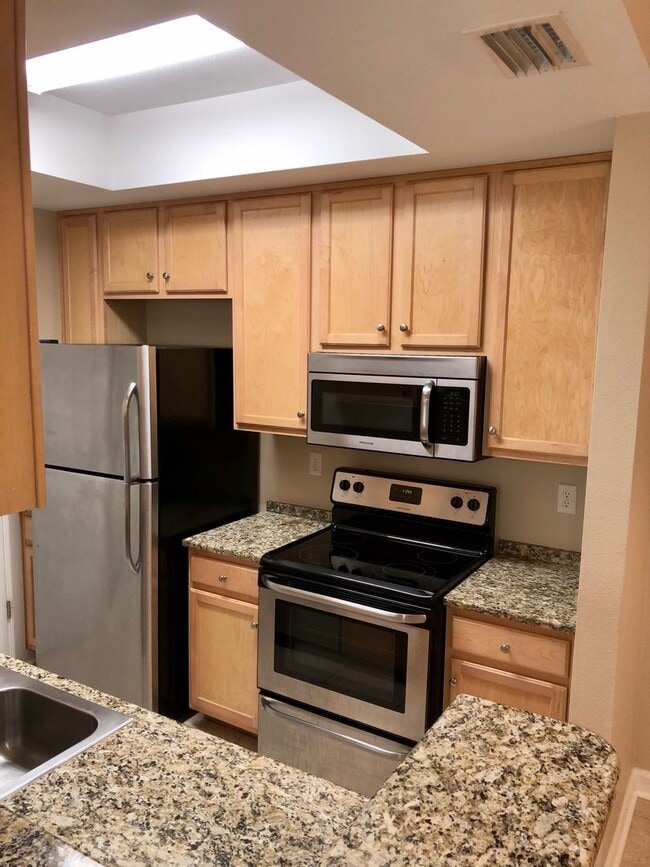 Building Photo - Beautiful One Bedroom Apartment in Fort Walton Beach!