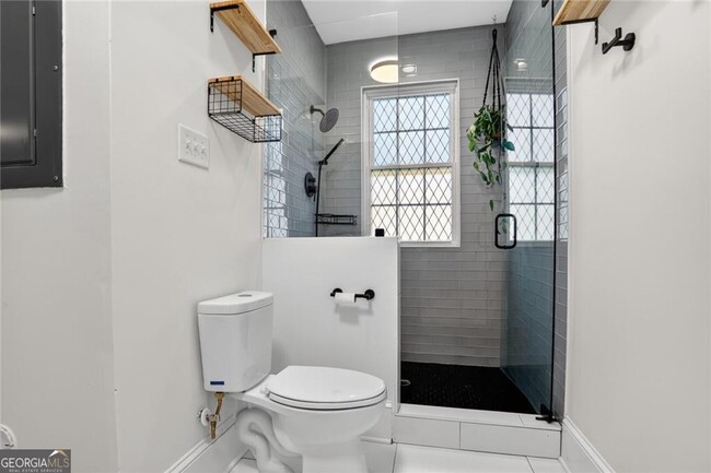 Foto del edificio - 824 Greenwood Ave NE