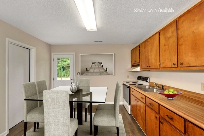 Foto del edificio - 2 Bedroom Duplex with Yard