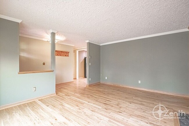 Building Photo - 13101 SE Laver St
