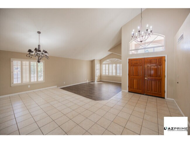 Building Photo - 926 W Wagner Dr