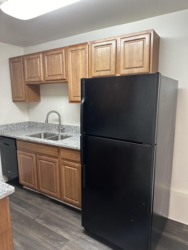 Building Photo - 3518 E Richmond Rd