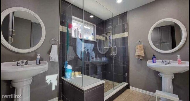 Foto del edificio - 4 br, 2 bath House - 2602 Hollywood Dr