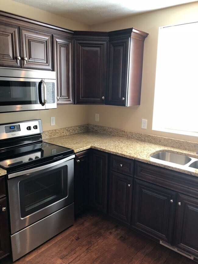 Foto del edificio - Newer Home In Excellent Quiet Family Neigh...