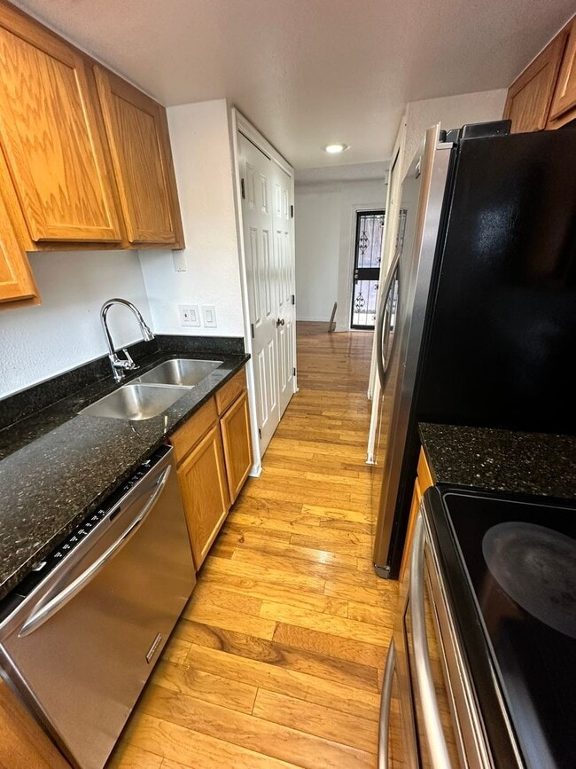 Photo - Spacious 3 Bed, 2 Full Bath Townhome near the Highline Canel!