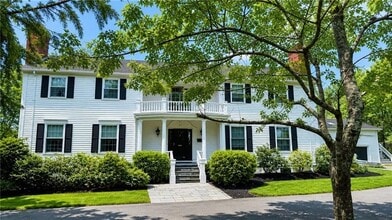 Building Photo - 571 Bellevue Ave