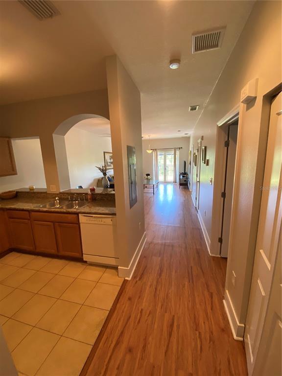 Building Photo - 300 State St E