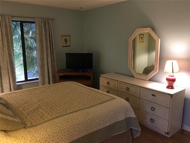 Foto del edificio - 2655 Pine Ridge Way N