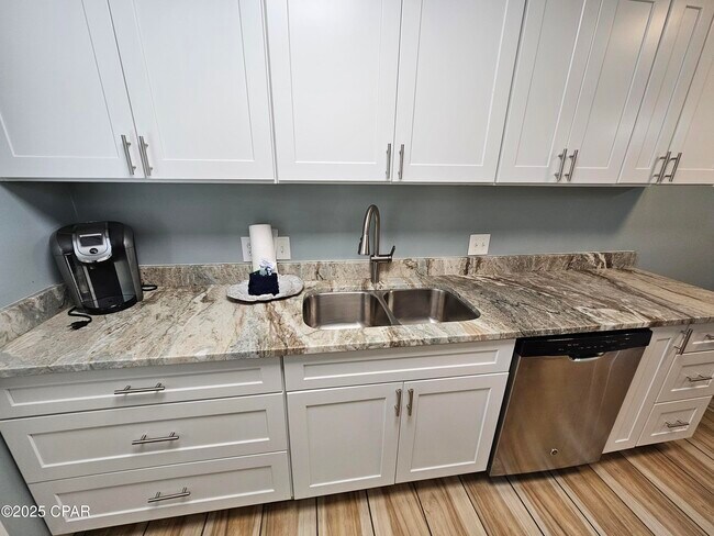 Foto del edificio - 2807 W 11th St