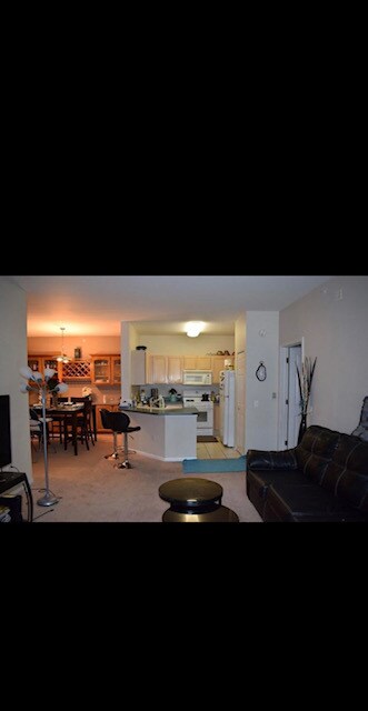 Building Photo - 3333 Stratford Ct