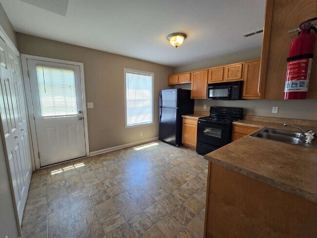 Building Photo - 248-2B EXECUTIVE AVE, CLARKSVILLE, TN 37042